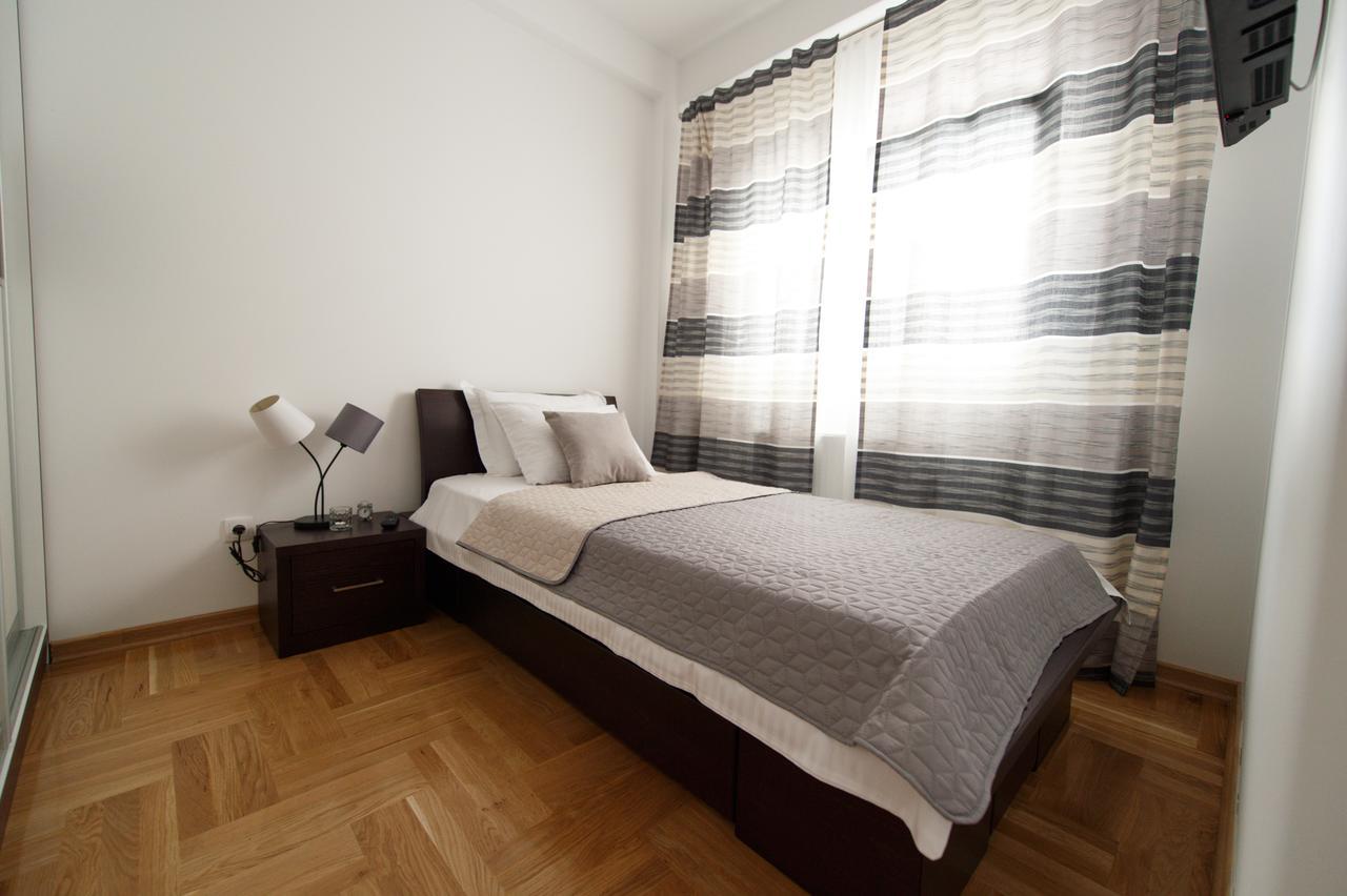 Central Park Lux Arandelovac Buitenkant foto